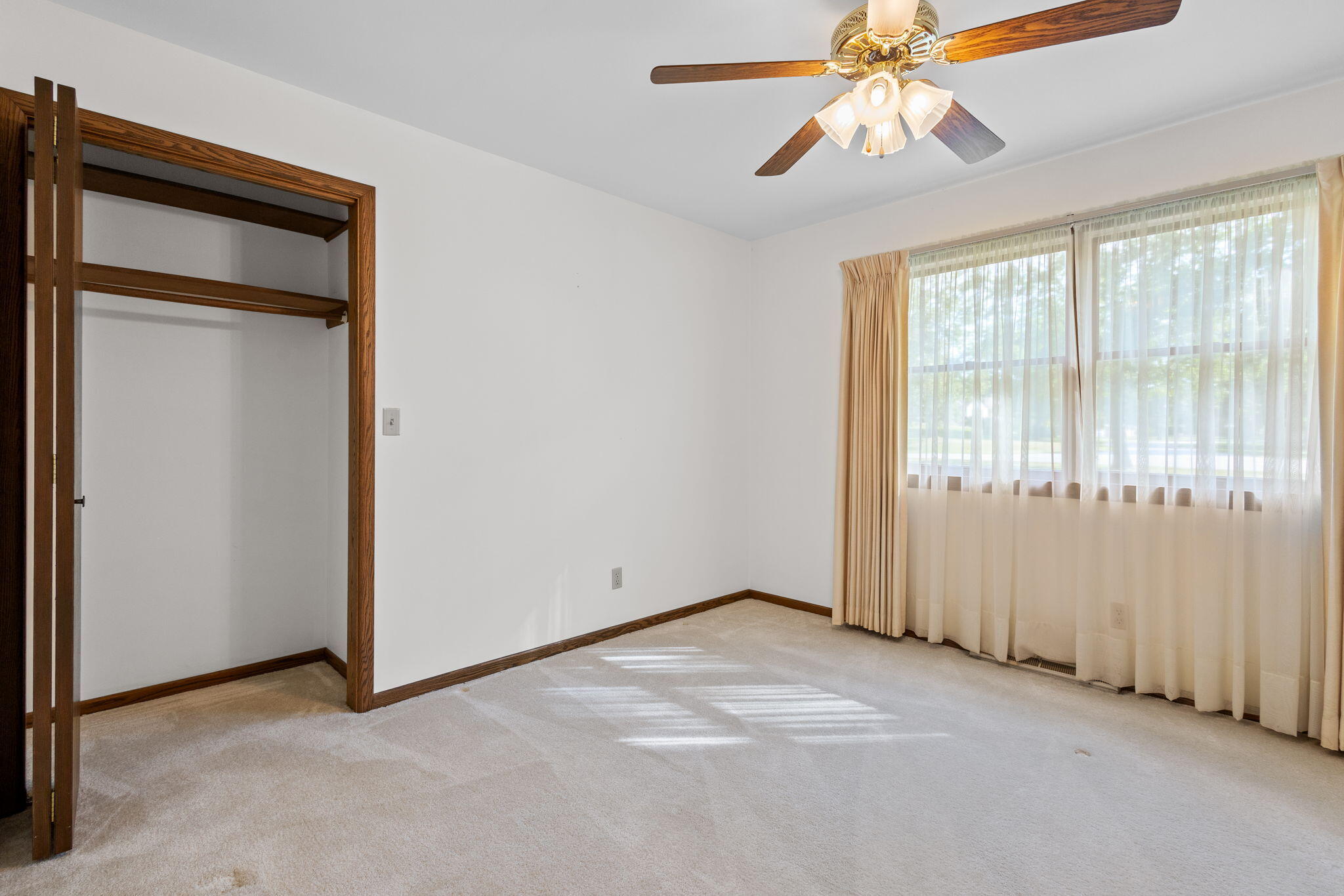 6894 Mercedes Lane Demotte, IN 46310 - Photo 20 of 37 2048x1365