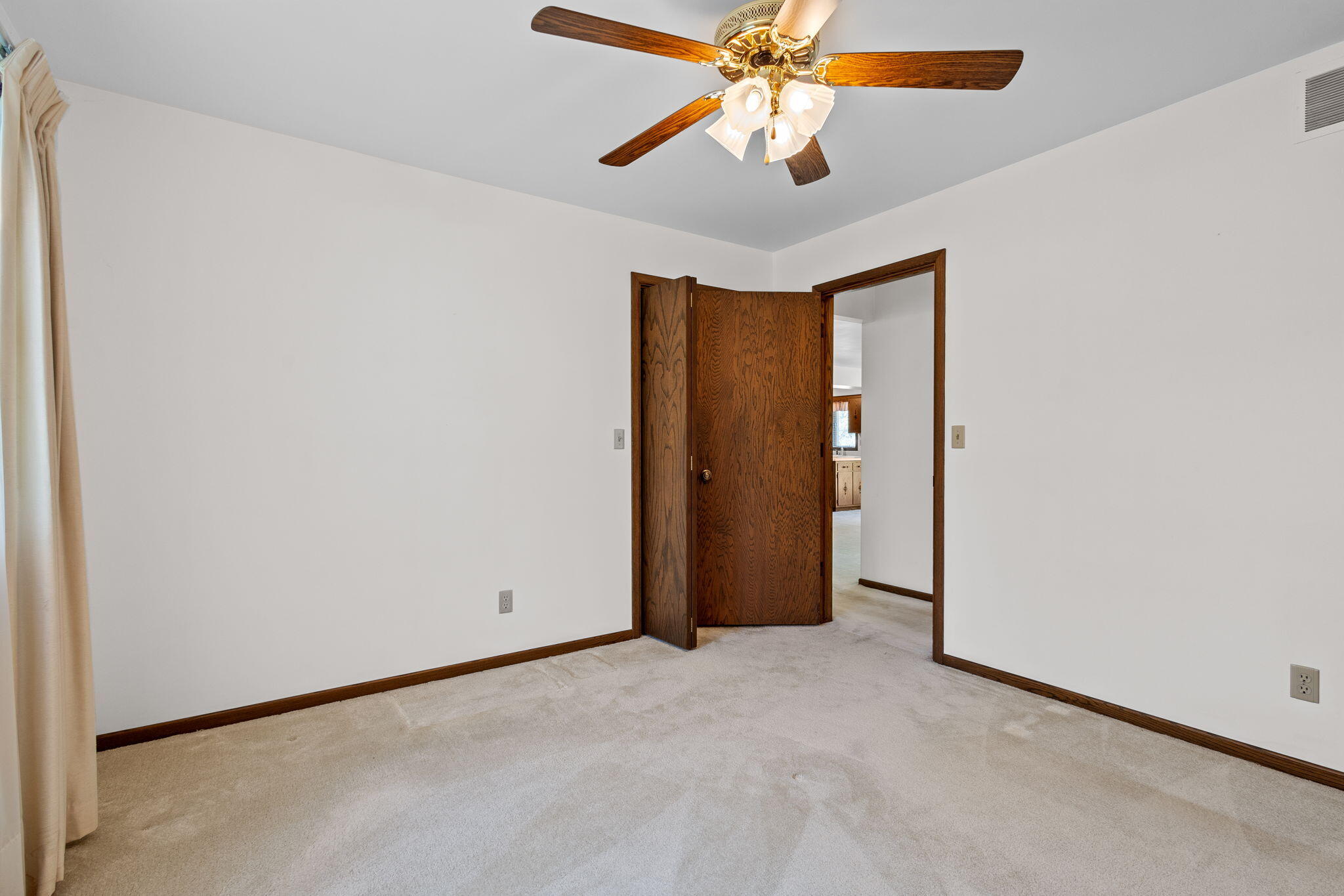 6894 Mercedes Lane Demotte, IN 46310 - Photo 21 of 37 2048x1365