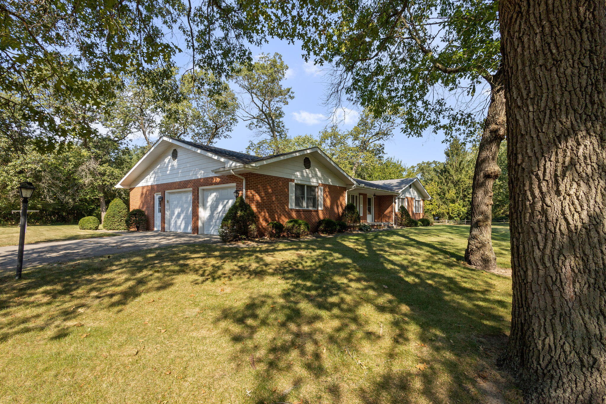 6894 Mercedes Lane Demotte, IN 46310 - Photo 3 of 37 2048x1365