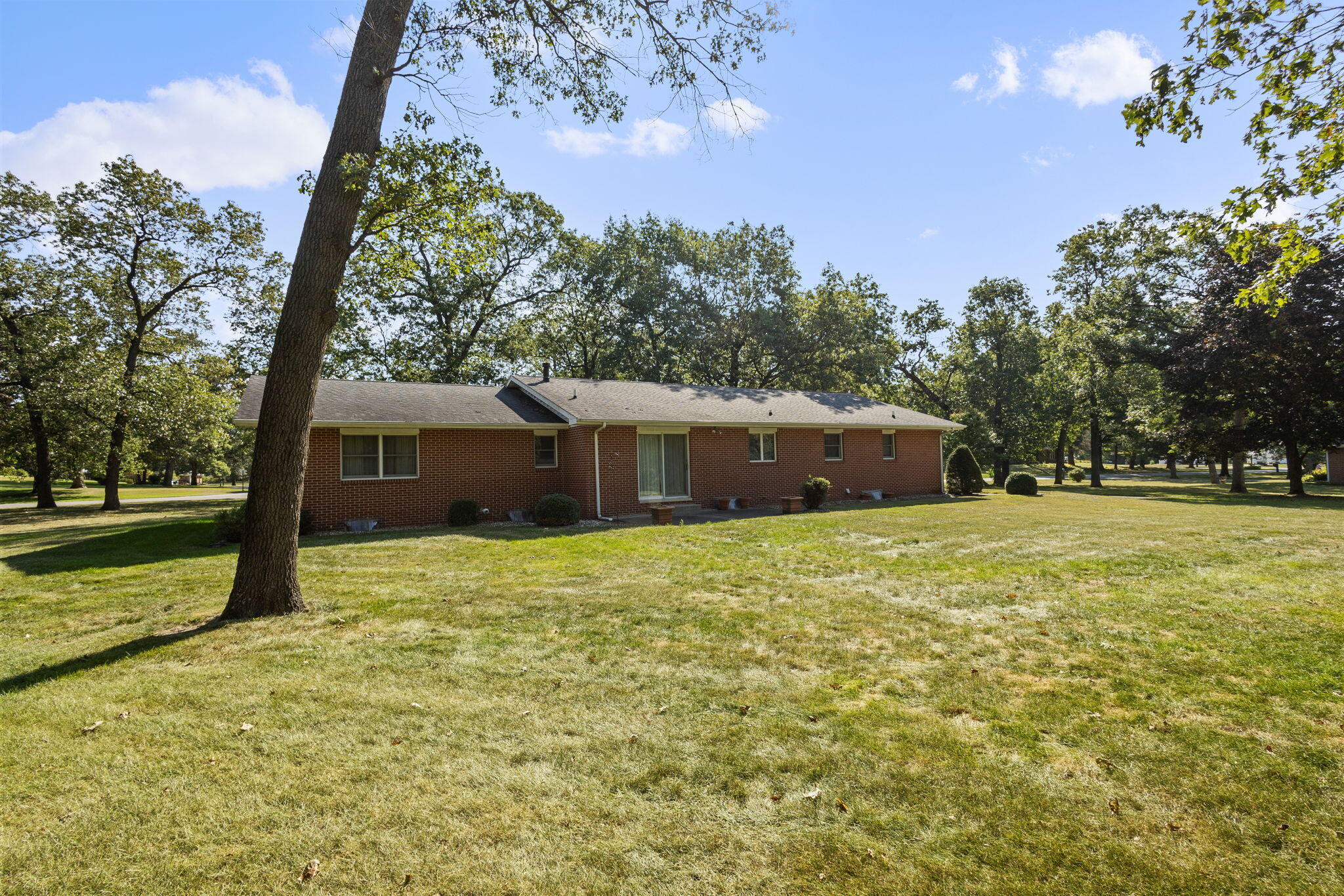 6894 Mercedes Lane Demotte, IN 46310 - Photo 31 of 37 2048x1365