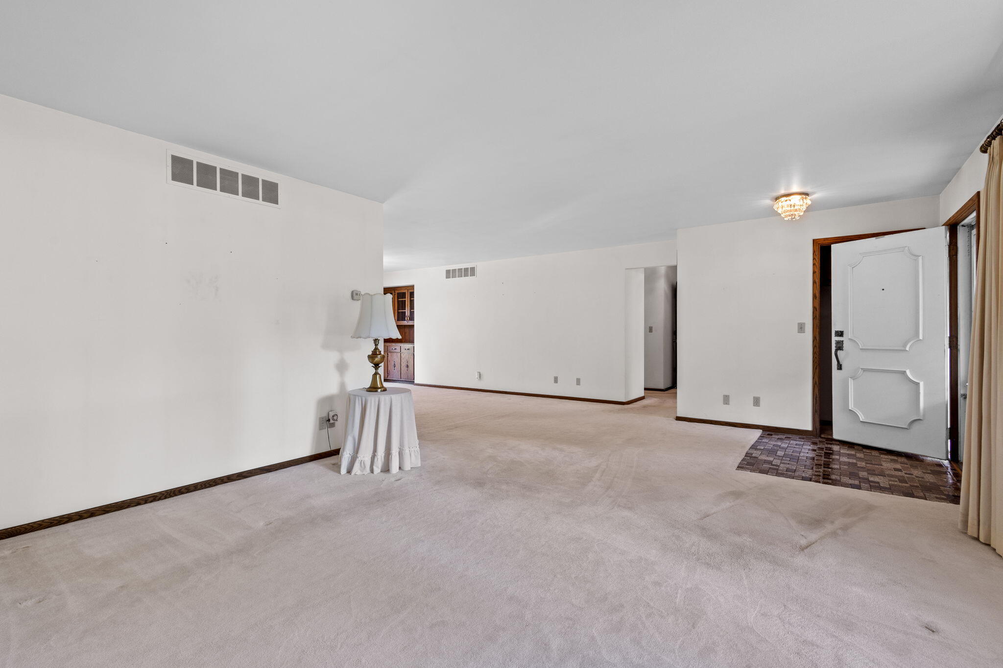 6894 Mercedes Lane Demotte, IN 46310 - Photo 7 of 37 2048x1365