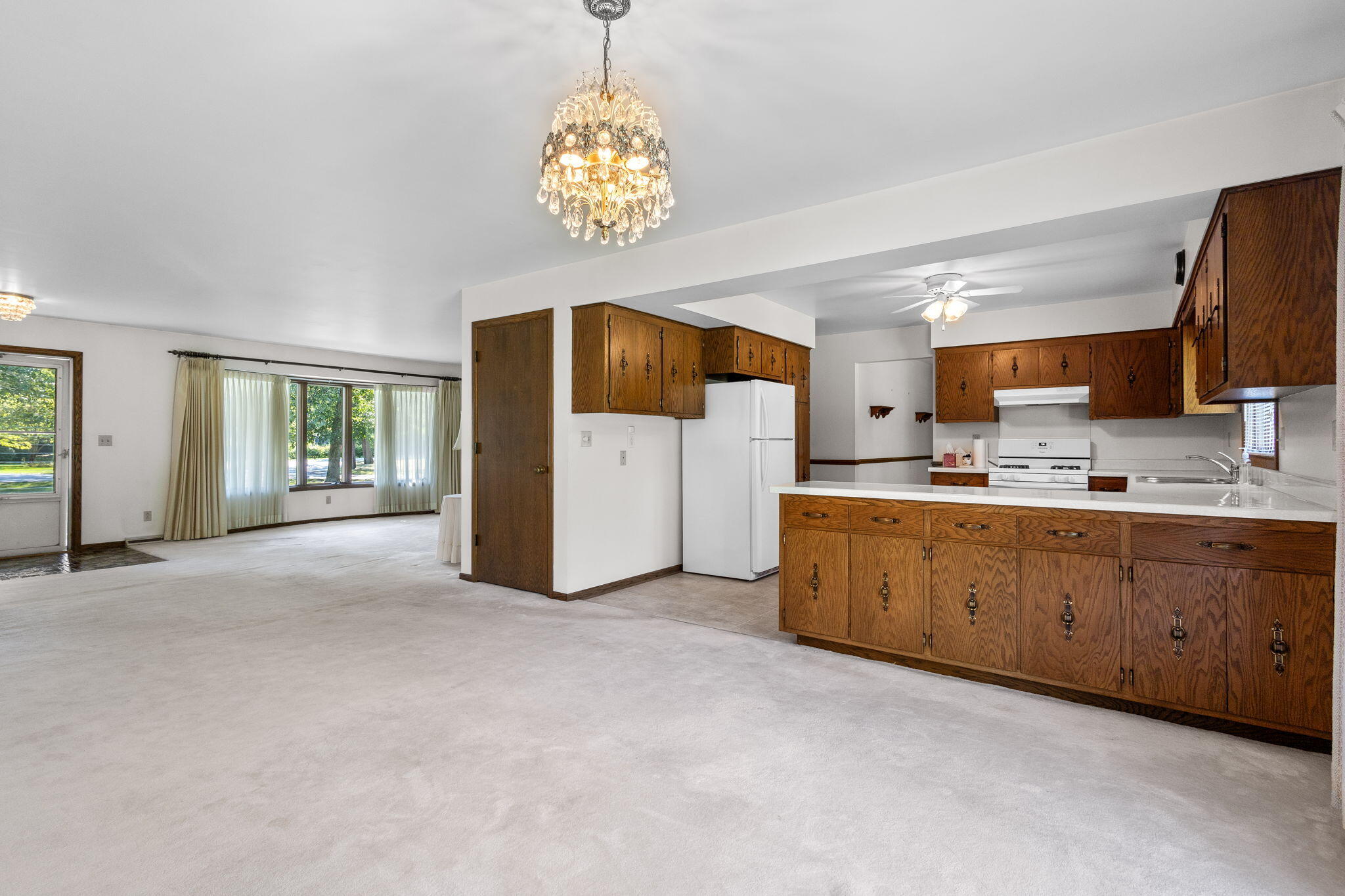 6894 Mercedes Lane Demotte, IN 46310 - Photo 10 of 37 2048x1365
