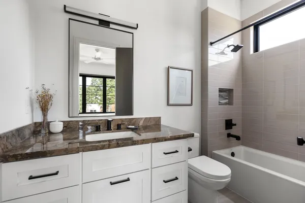 $1,395,000 | 935 Gardenia Drive, Houston, TX 77018