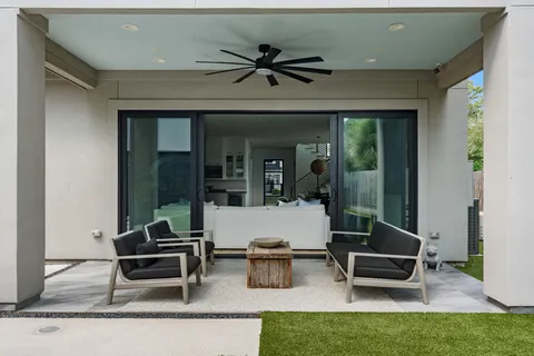 $1,395,000 | 935 Gardenia Drive, Houston, TX 77018