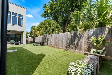 $1,395,000 | 935 Gardenia Drive, Houston, TX 77018