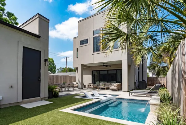 $1,395,000 | 935 Gardenia Drive, Houston, TX 77018
