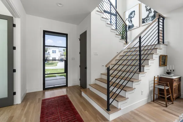 $1,395,000 | 935 Gardenia Drive, Houston, TX 77018