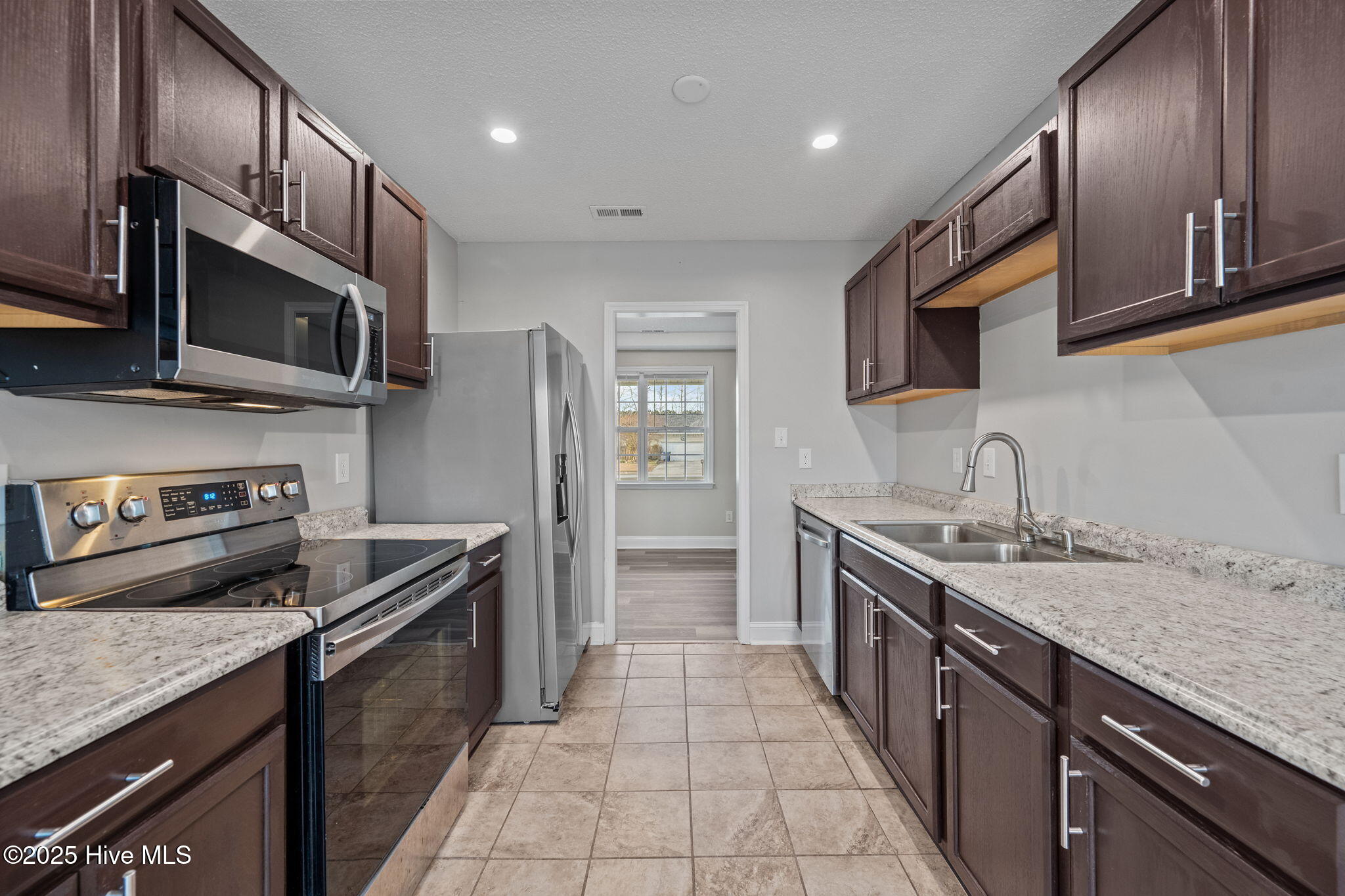 128 Annie Road Richlands, NC 28574 - Photo 7 of 43 30-web-or-mls-_RAD7078