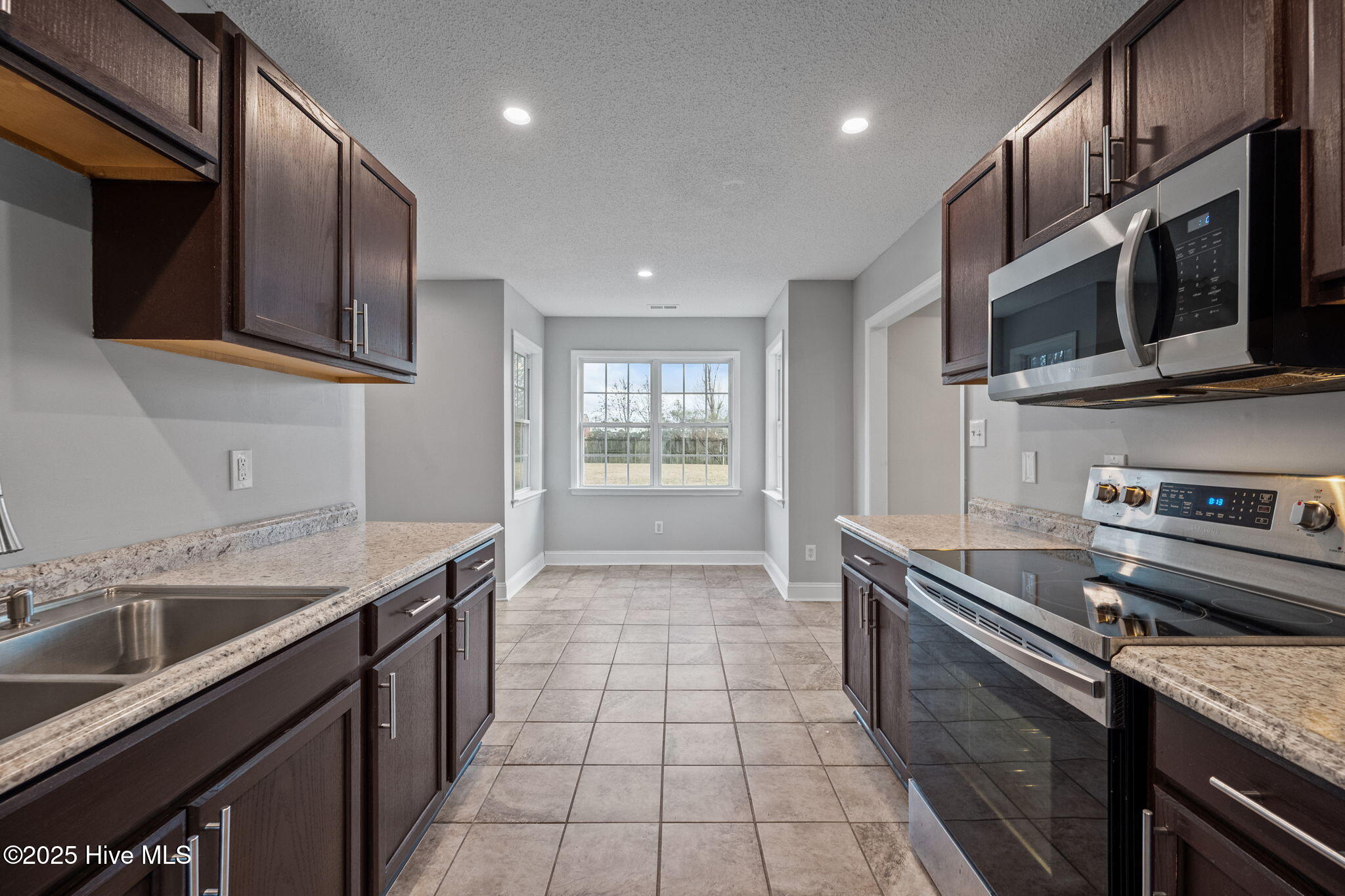 128 Annie Road Richlands, NC 28574 - Photo 8 of 43 33-web-or-mls-_RAD7093