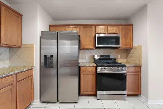 $2,100 | 10226 Canyon Rose Lane, Houston, TX 77070