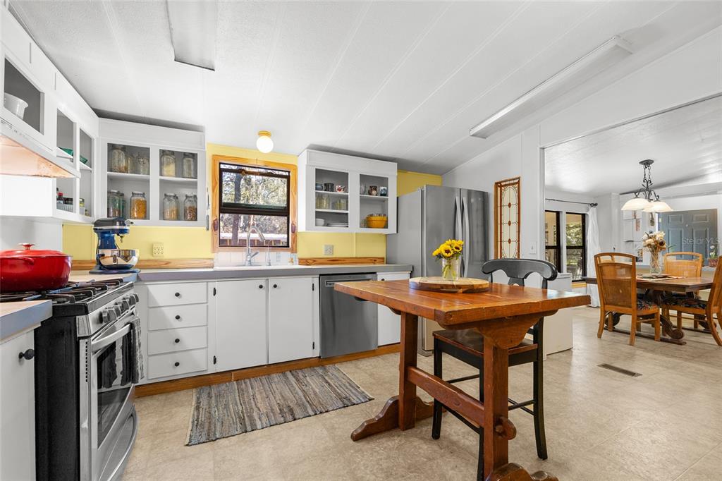 5016 Northwest 170th Street Alachua, FL 32615 - Photo 10 of 45