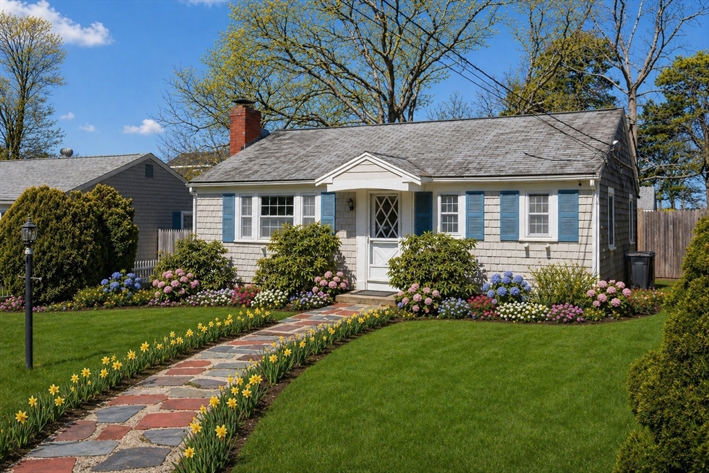 9 Mayflower Road Yarmouth, MA 02673 - Photo 2 of 25 Gallery Image 2