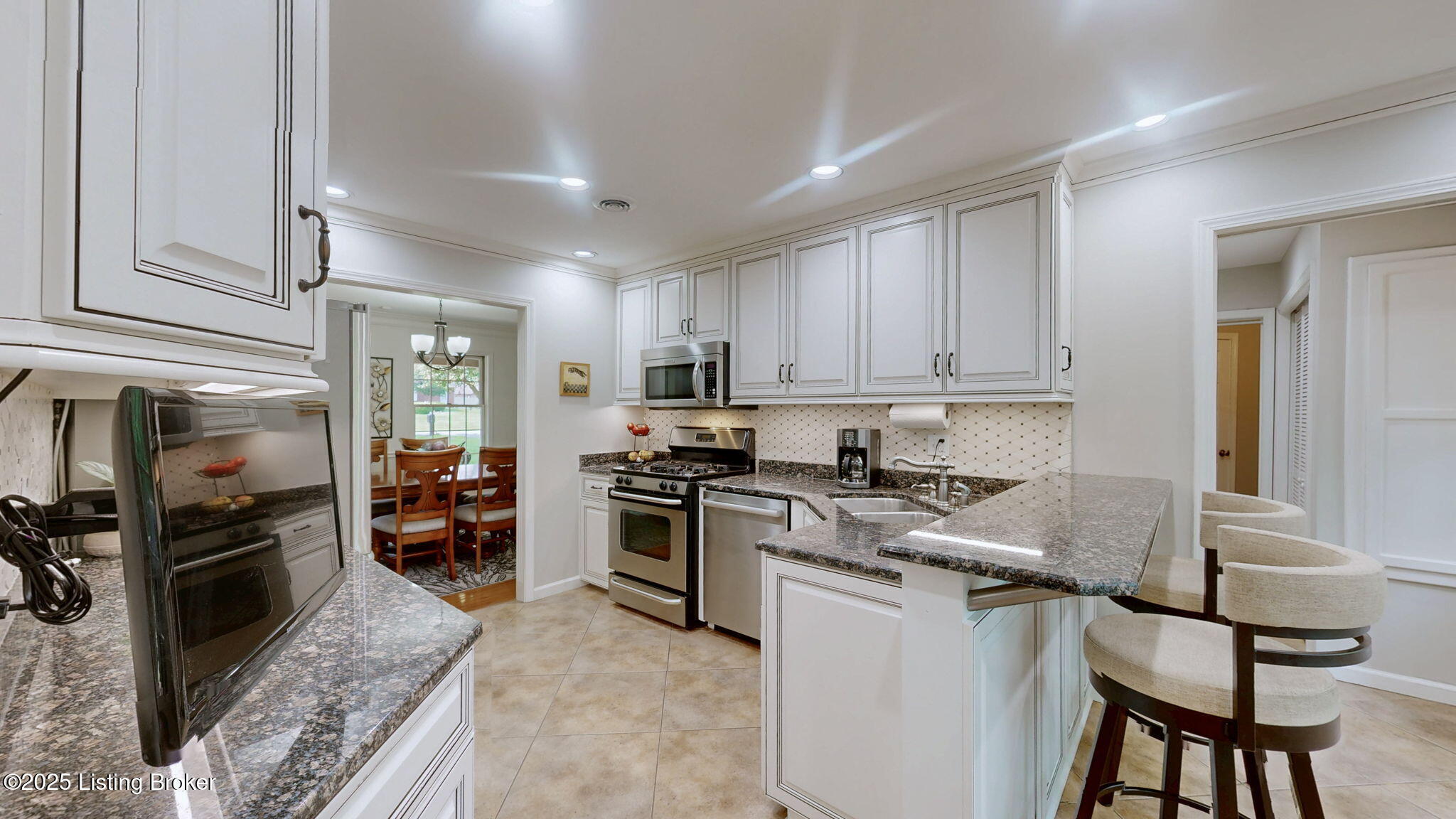 150 East Laurel River Road Shepherdsville, KY 40165 - Photo 7 of 65 11-web-or-mls-150 E Laurel River Rd Shep