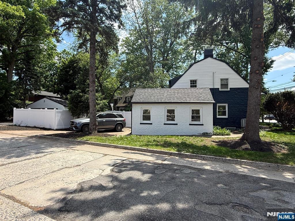 867 River Road Teaneck, NJ 07666 - Photo 31 of 32
