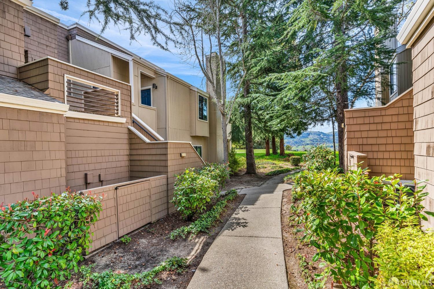 358 South Overlook Drive San Ramon, CA 94582 - Photo 4 of 46