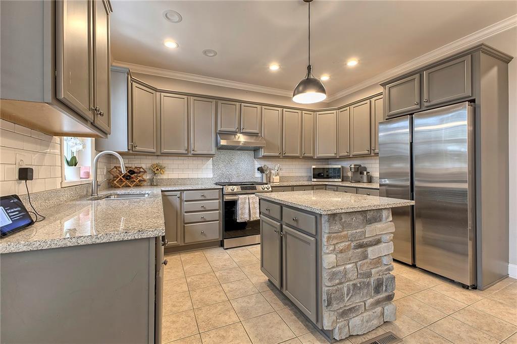 7010 Crider Road Mars, PA 16046 - Photo 4 of 32