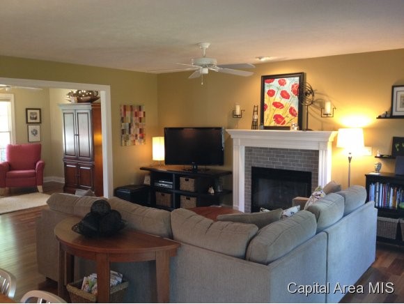 1809 Armitage Drive Springfield, IL 62711 - Photo 8 of 22 Gallery Image 8