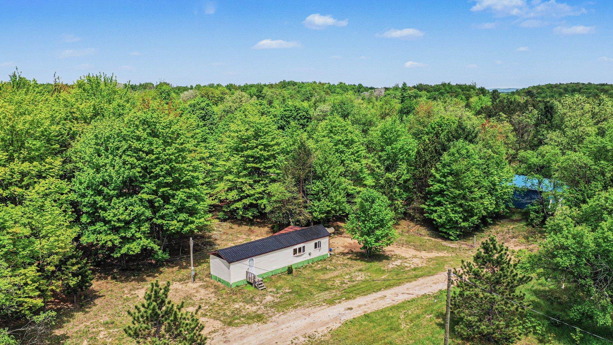6585 Wallaker Road Benzonia, MI 49616 - Photo 2 of 22