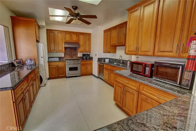 $324,900 | 10681 Oak, Unit 29, Los Alamitos, CA 90720