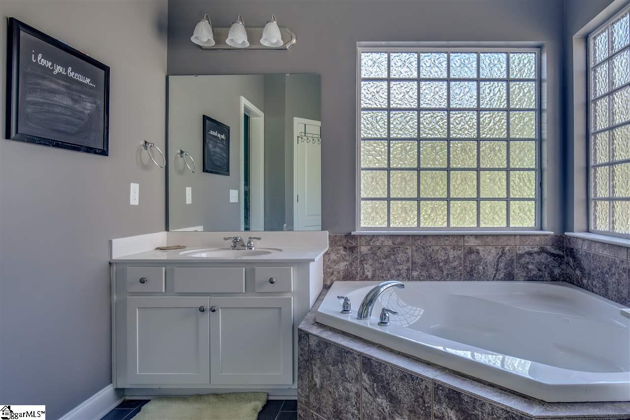 125 Arnold Mill Road Simpsonville, SC 29680 - Photo 15 of 32 Gallery Image 15