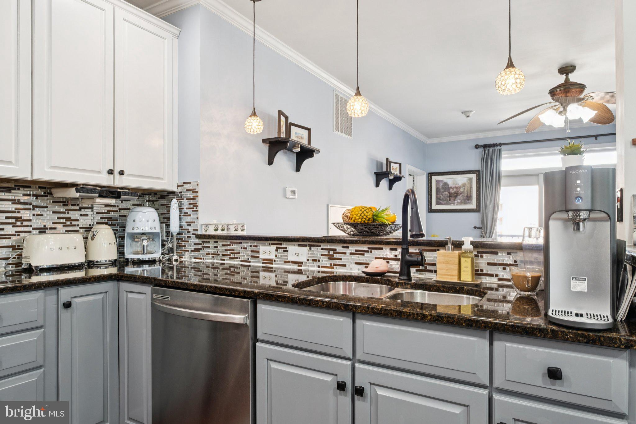 309 Carson Terrace Huntingdon Valley, PA 19006 - Photo 5 of 44