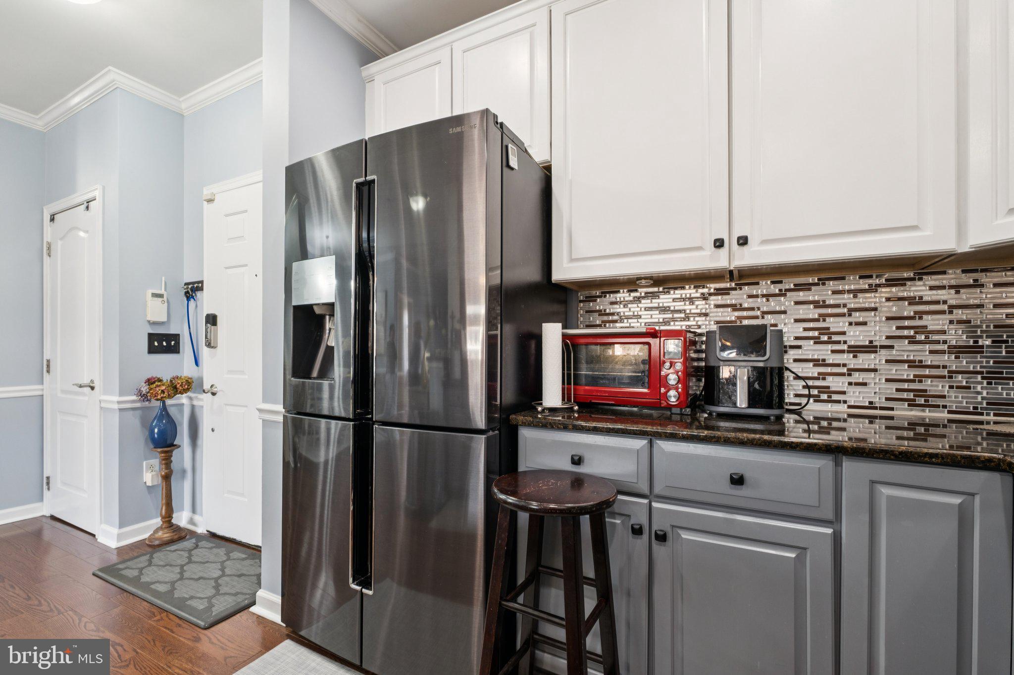 309 Carson Terrace Huntingdon Valley, PA 19006 - Photo 7 of 44