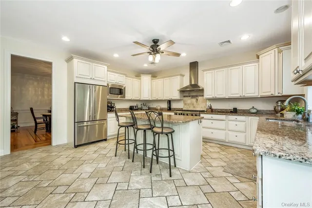 $8,900 | 696 Ridgeway, White Plains, NY 10605