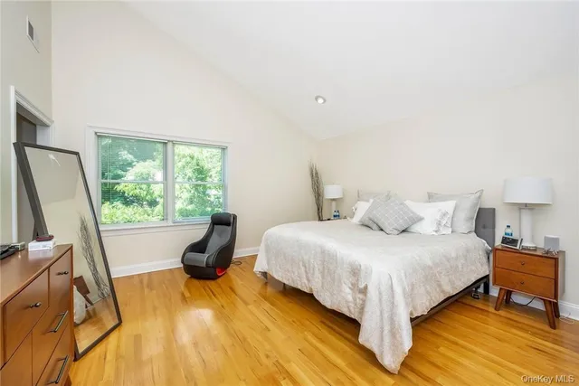 $8,900 | 696 Ridgeway, White Plains, NY 10605