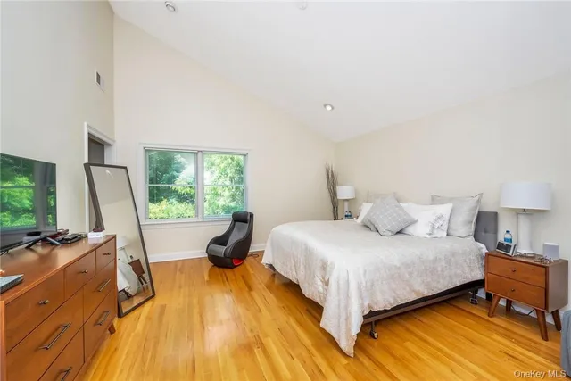 $8,900 | 696 Ridgeway, White Plains, NY 10605