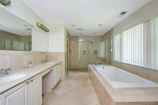 $8,900 | 696 Ridgeway, White Plains, NY 10605