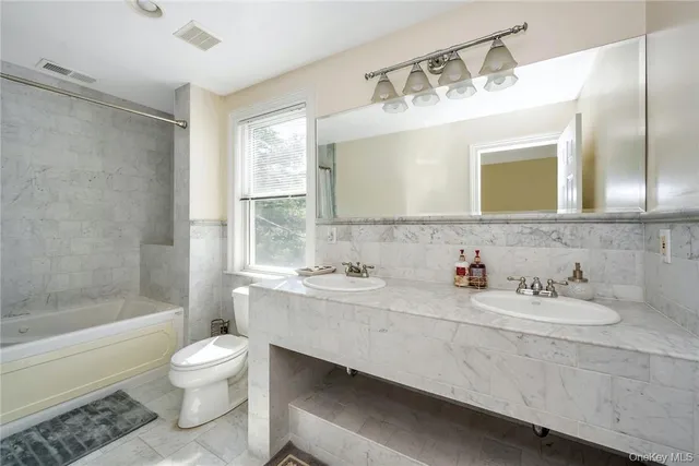 $8,900 | 696 Ridgeway, White Plains, NY 10605