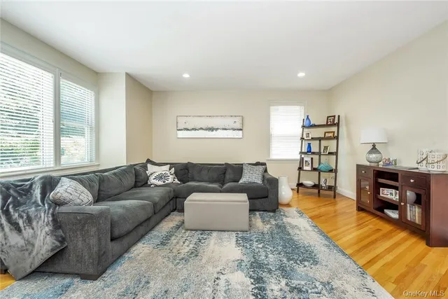 $8,900 | 696 Ridgeway, White Plains, NY 10605