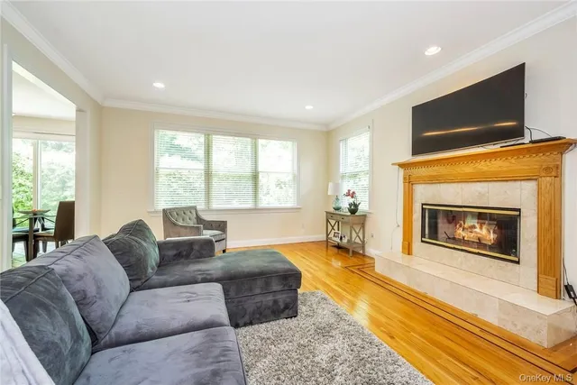 $8,900 | 696 Ridgeway, White Plains, NY 10605