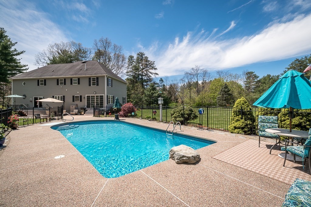 40 Longmeadow Drive Rowley, MA 01969 - Photo 28 of 37