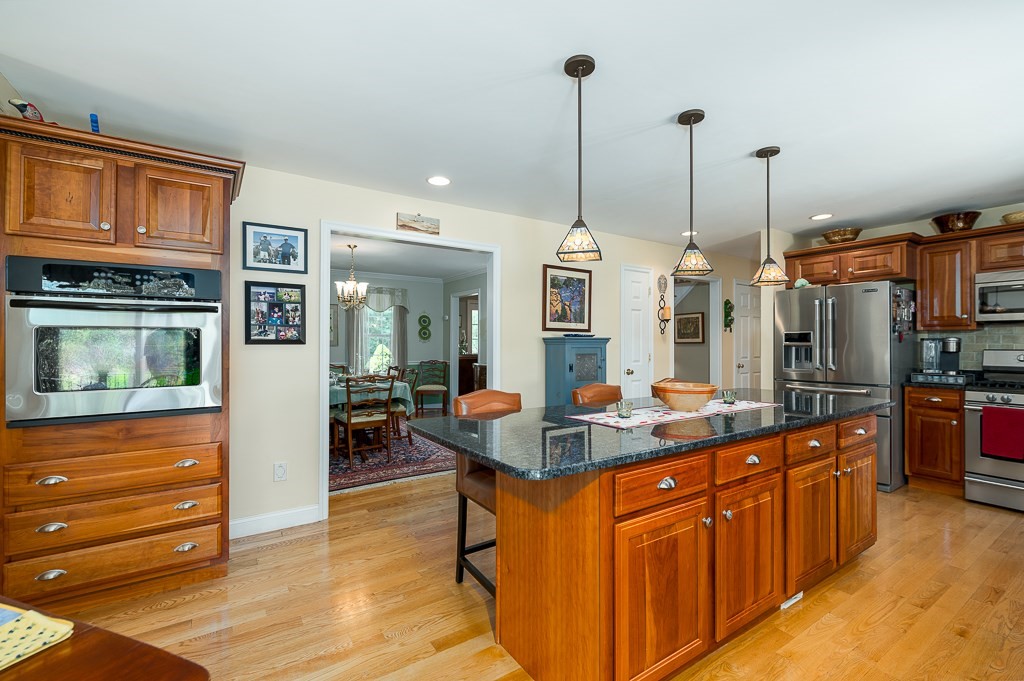 40 Longmeadow Drive Rowley, MA 01969 - Photo 4 of 37