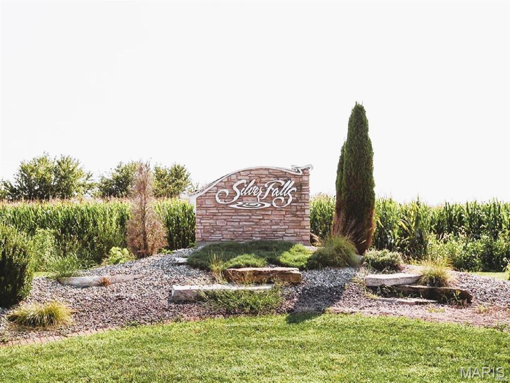 5929 Highbanks Road Mascoutah, IL 62258 - Photo 2 of 3