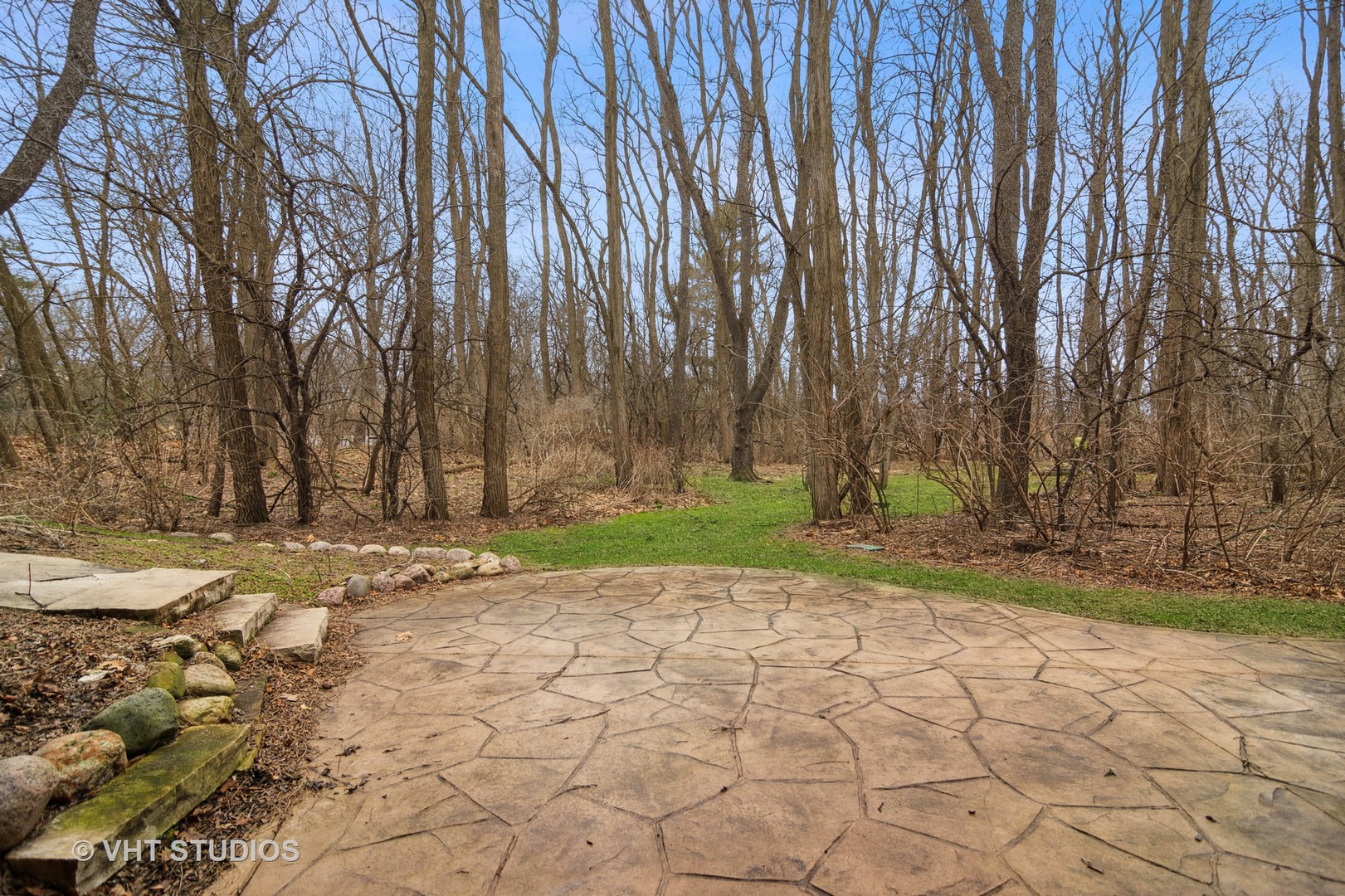 902 Bridle Lane Cary, IL 60013 - Photo 48 of 60 a view of a backyard with white fence