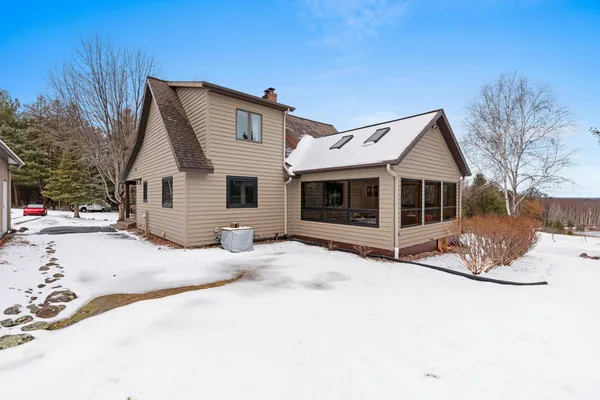 $555,000 | 155030 Pine Bluff Road, Wausau, WI 54403