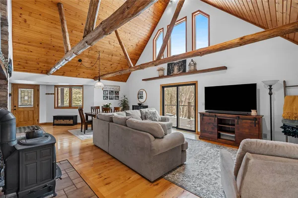 $555,000 | 155030 Pine Bluff Road, Wausau, WI 54403