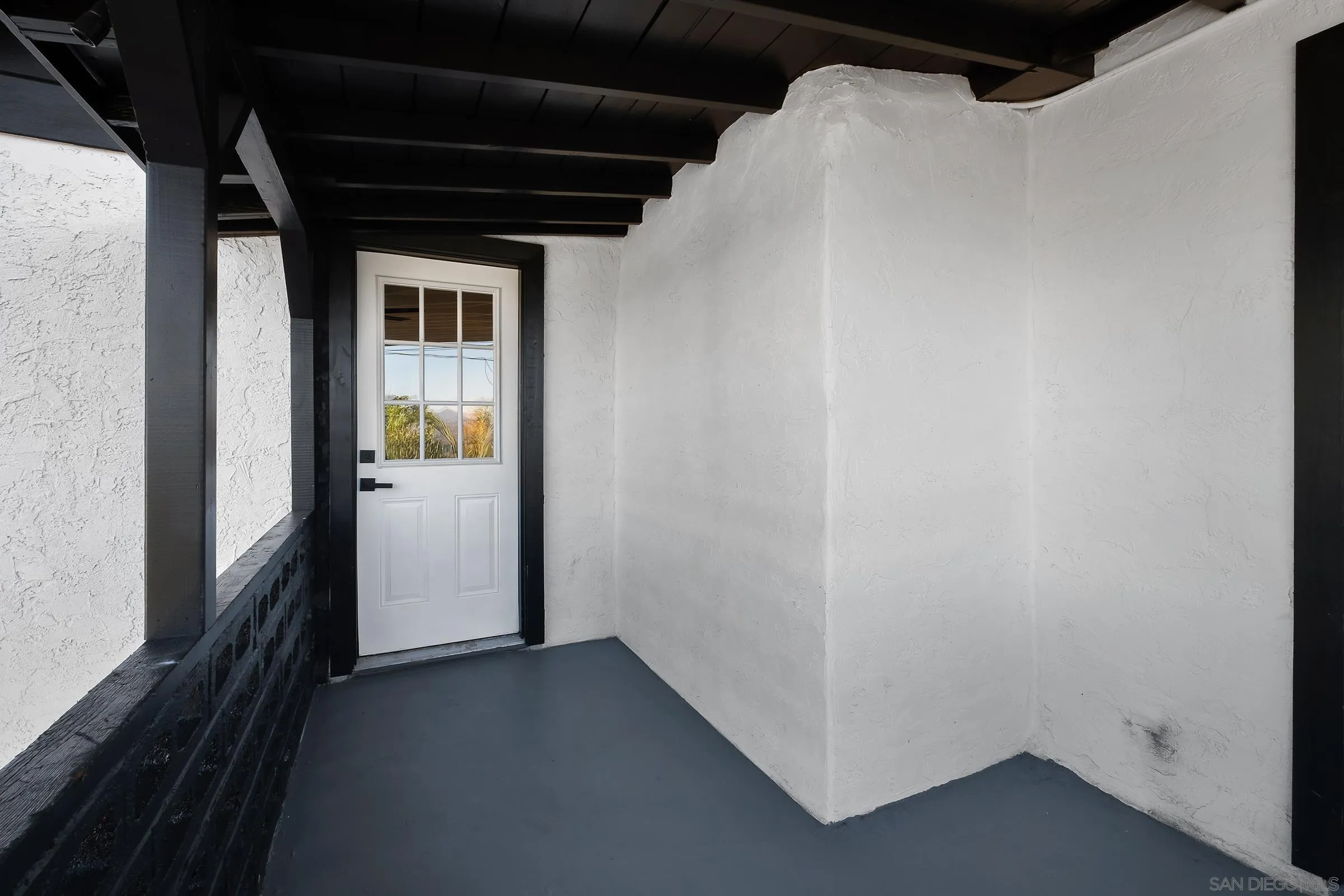 8726 Almond Road Lakeside, CA 92040 - Photo 20 of 31 a view of hallway