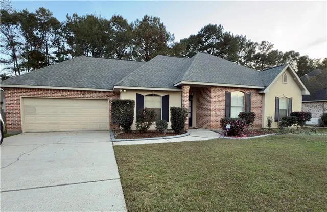$365,000 | 249 Fairfield Oaks Drive, Madisonville, LA 70447