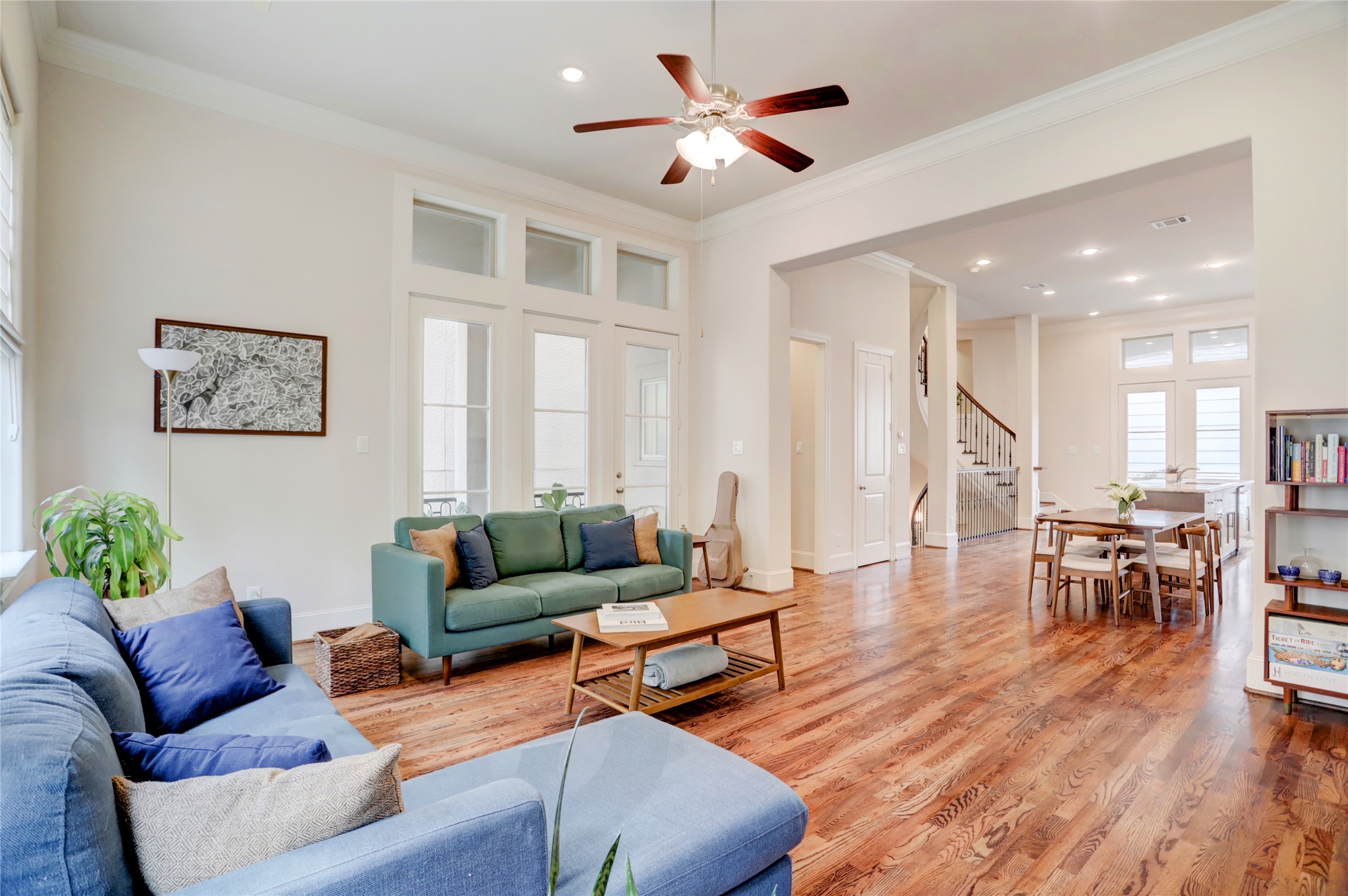 1348 West 25th Street Houston, TX 77008 - Photo 33 of 34 a living room with furniture and wooden floor