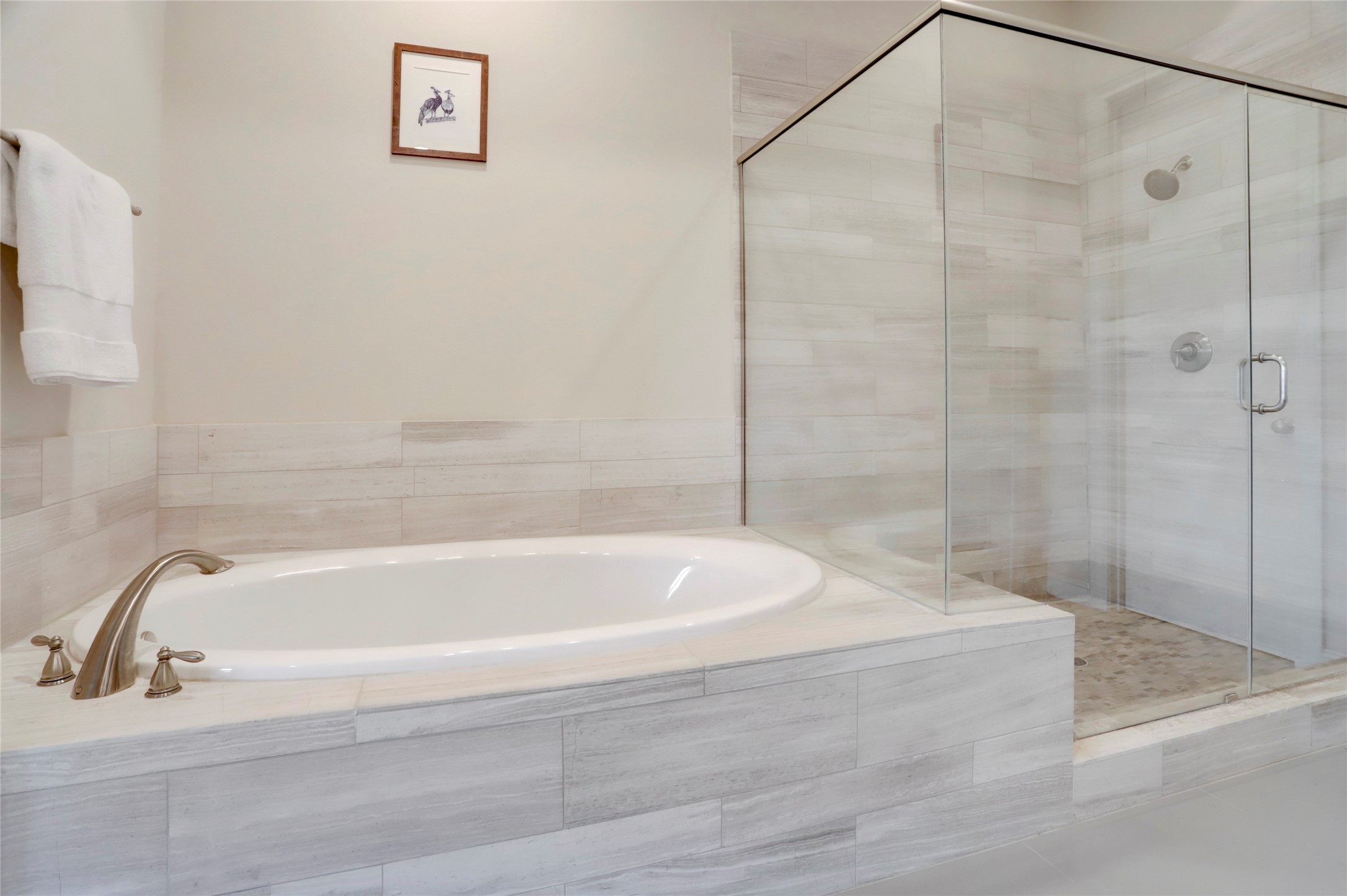 1348 West 25th Street Houston, TX 77008 - Photo 25 of 34 a bathroom with a bathtub and a shower