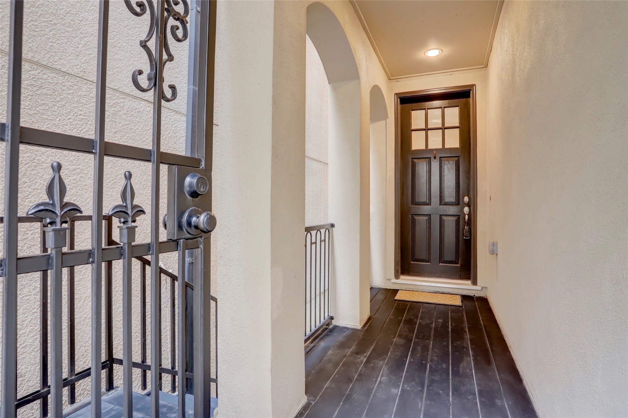 1348 West 25th Street Houston, TX 77008 - Photo 8 of 34 wooden floor in a gallery