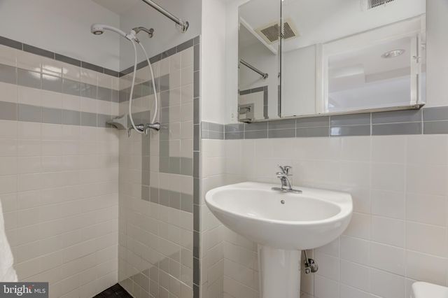 $920,000 | 6113 Walhonding Road, Bethesda, MD 20816