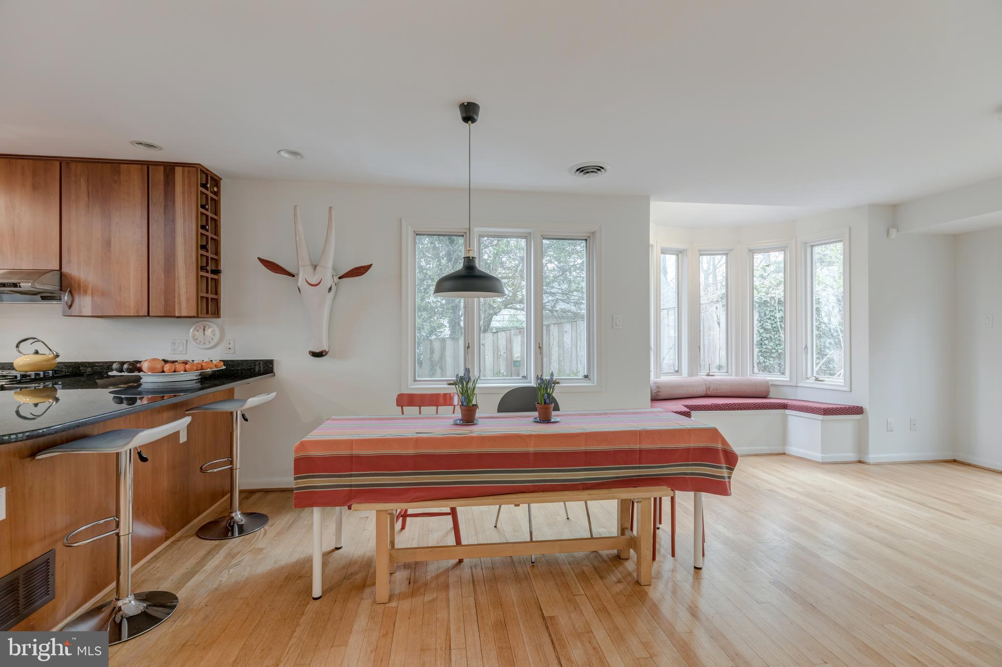 6113 Walhonding Road Bethesda, MD 20816 - Photo 8 of 26 Dining area