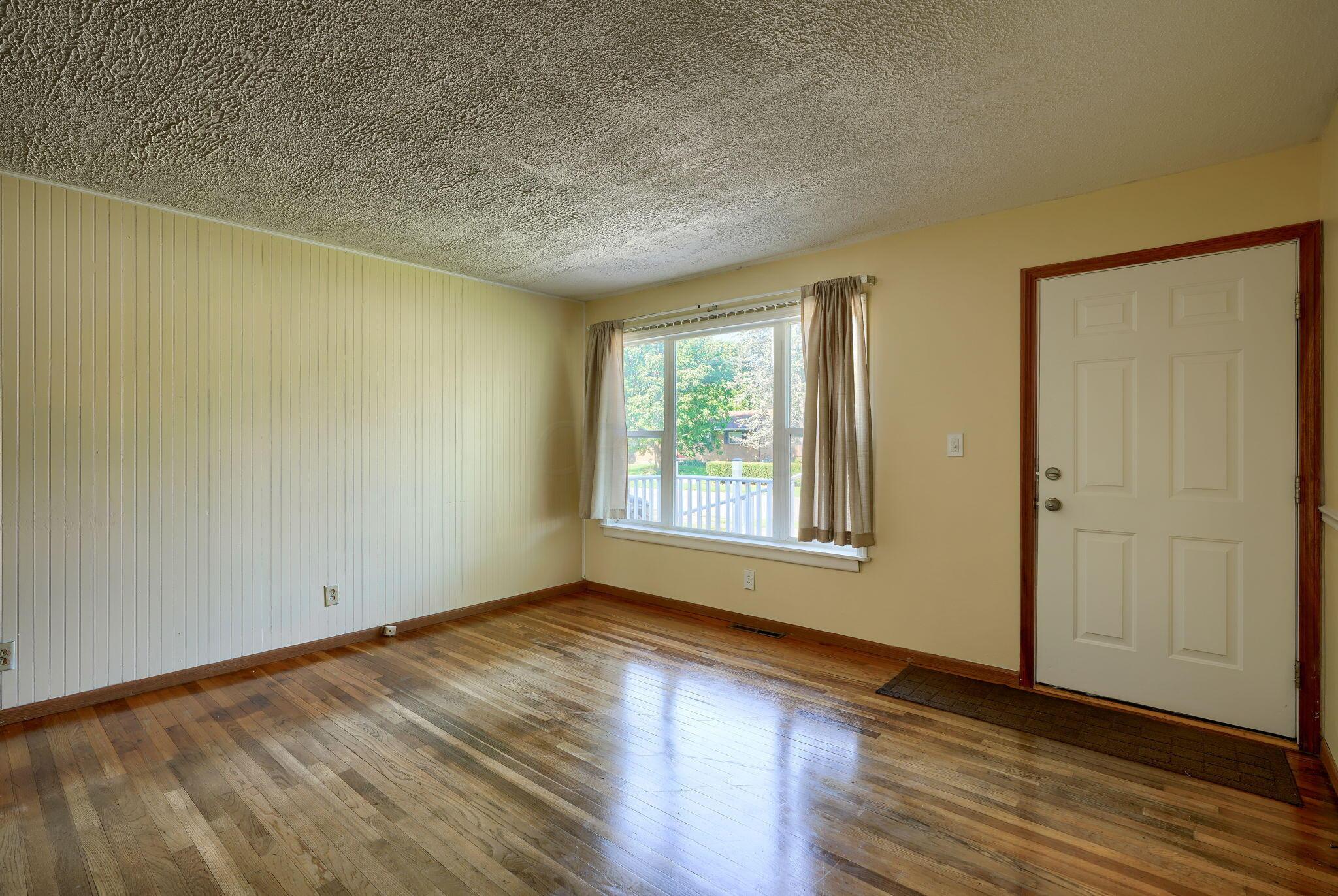 3800 Wade Road Columbus, OH 43232 - Photo 9 of 42 3800 Wade Rd (6)