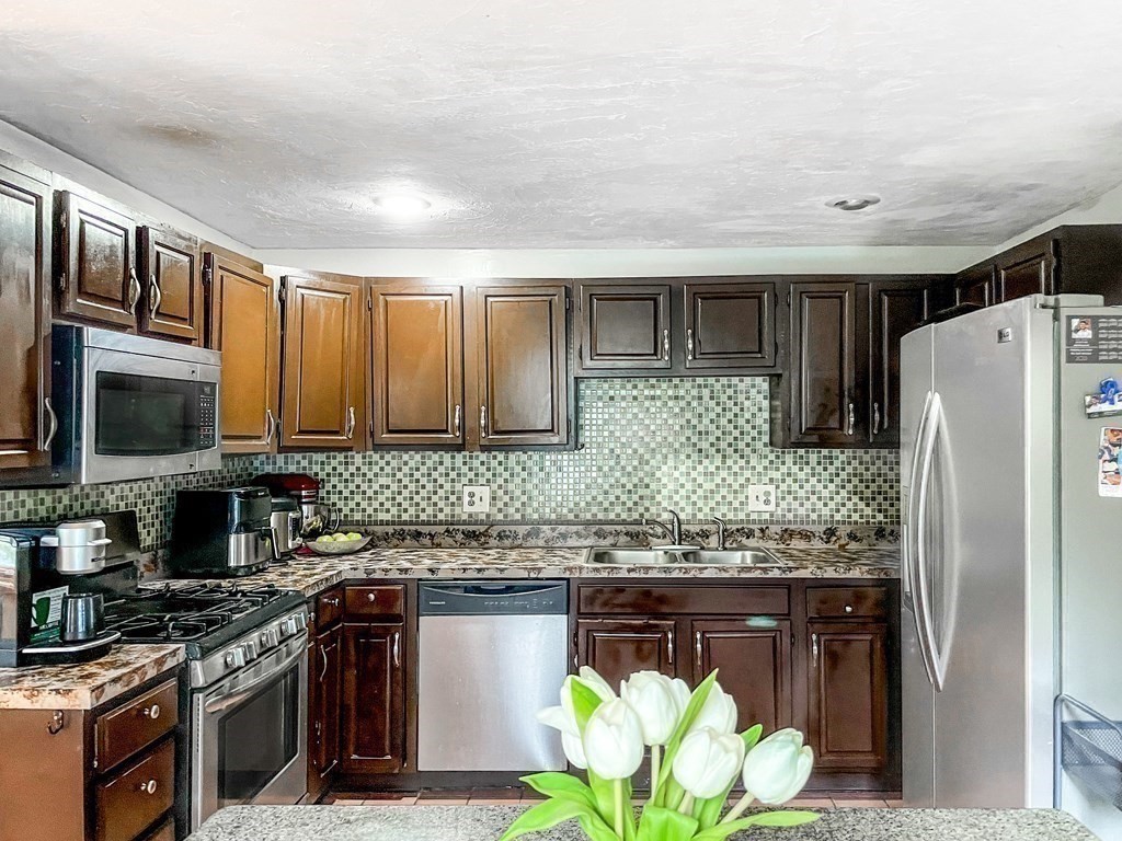 20 Tattan Farm Road Worcester, MA 01605 - Photo 12 of 36 Gallery Image 12