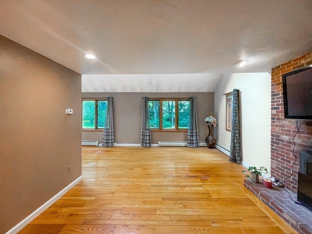 20 Tattan Farm Road Worcester, MA 01605 - Photo 7 of 36 Gallery Image 7