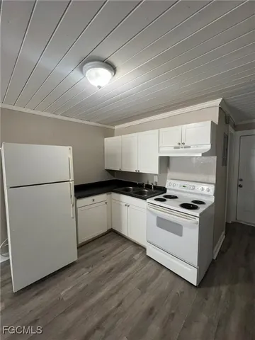 $1,400 | 2643-2651 Lafayette Street, Unit 2649, Fort Myers, FL 33916